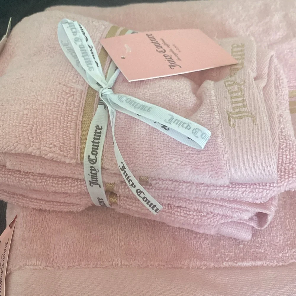 Juicy Couture Pink Gold “Juicy Couture” Bath Towel Set - 7 Piece Set